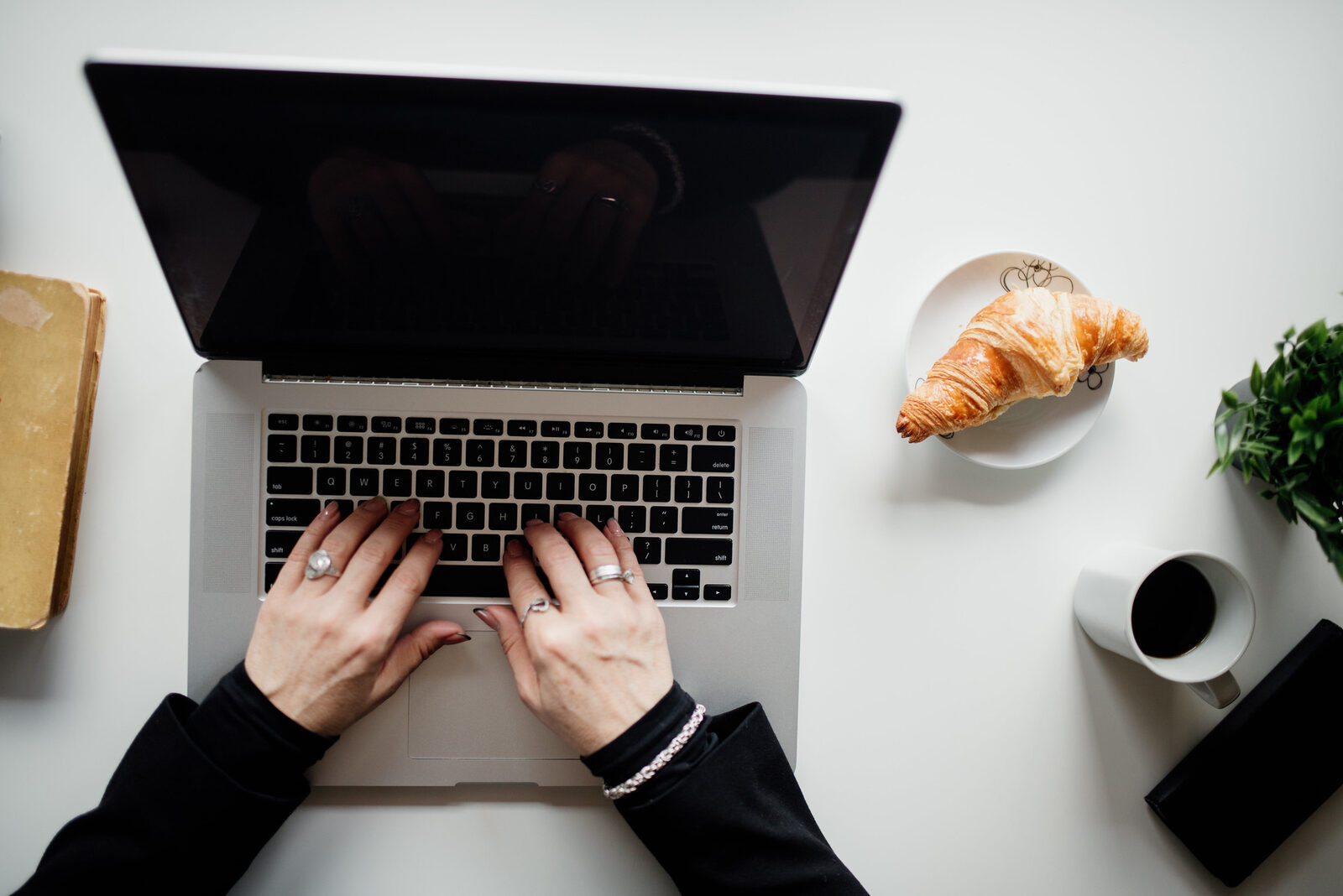 Mail pour envoyer un CV : quoi écrire, de l'objet à la relance